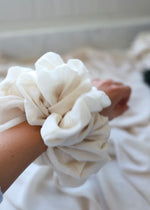 Kaxi Oversized Scrunchie